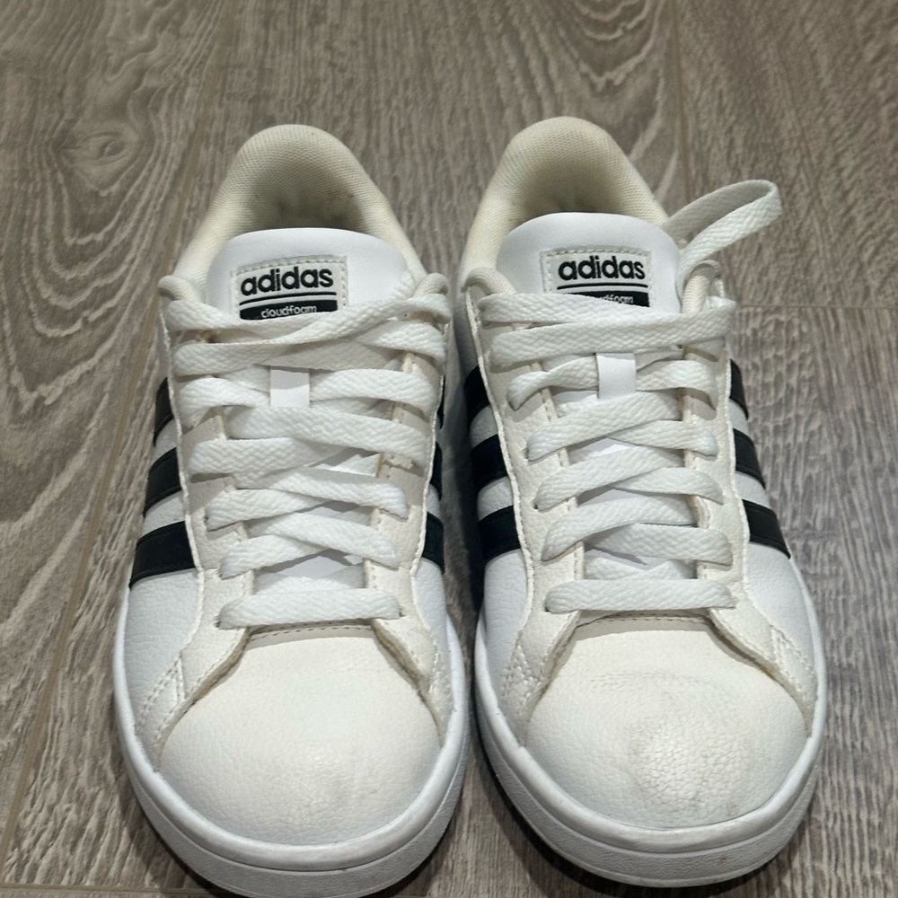 Adidas Cloudfoam Advantage Sneakers – White & Black – Women’s 6.5